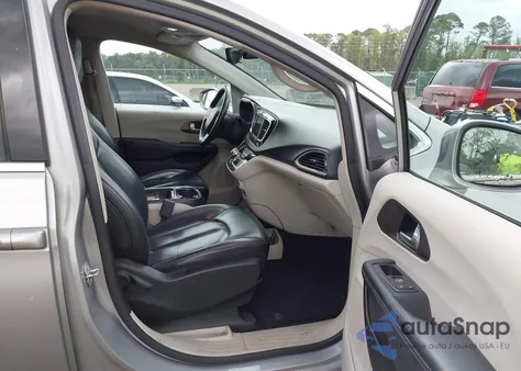 2018 Chrysler Pacifica Touring L from USA, damaged, VIN 2C4RC1BG0JR142225